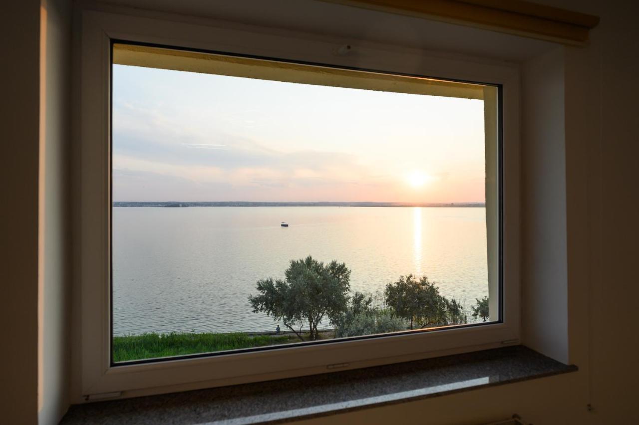 Sunset Lake Apartament มามายา ภายนอก รูปภาพ